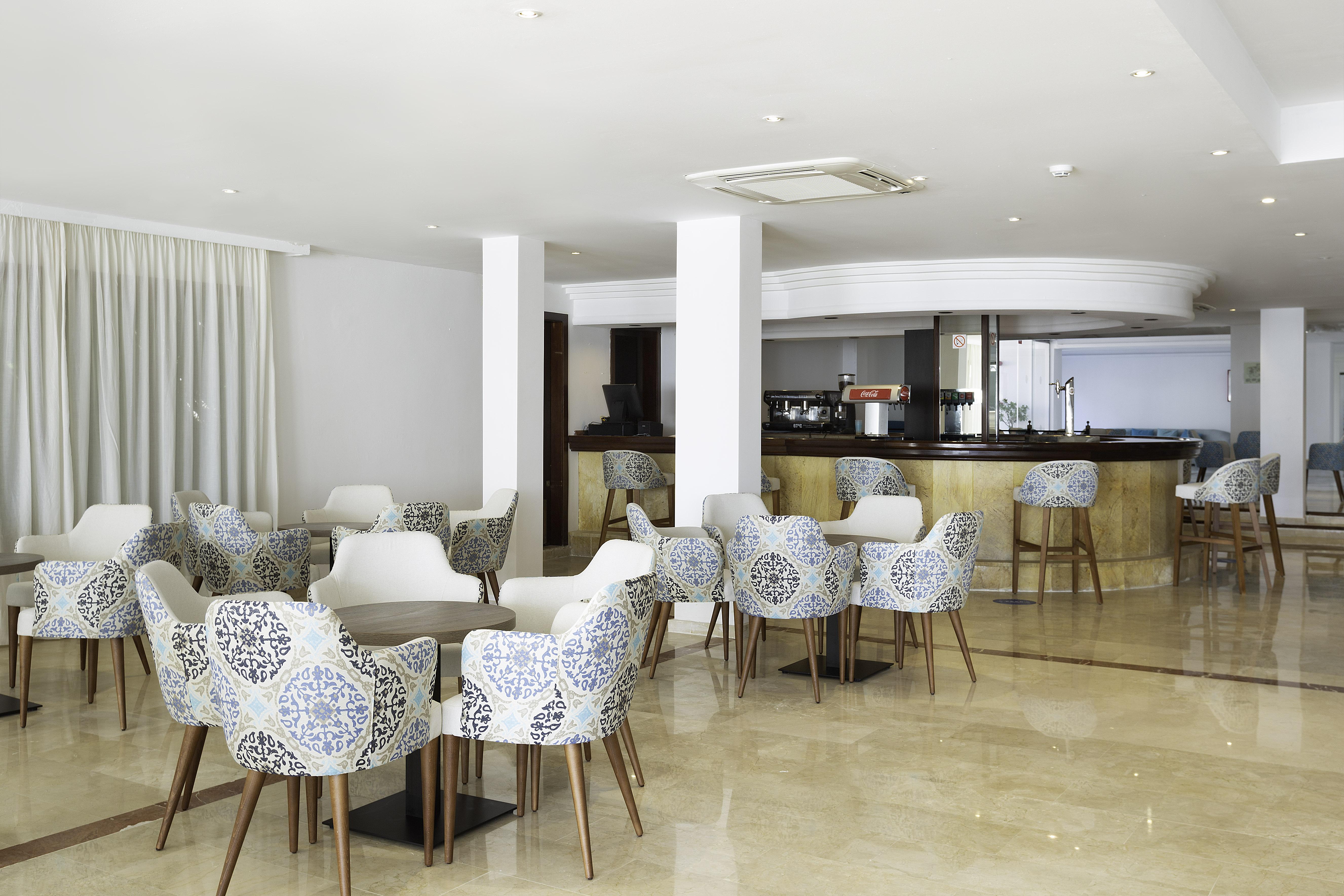 Alua Suites Las Rocas Кала де Ор Экстерьер фото